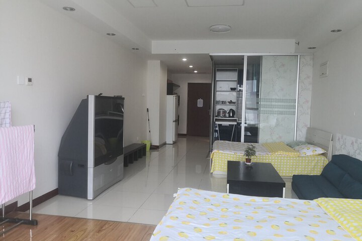 Room 8 of 15