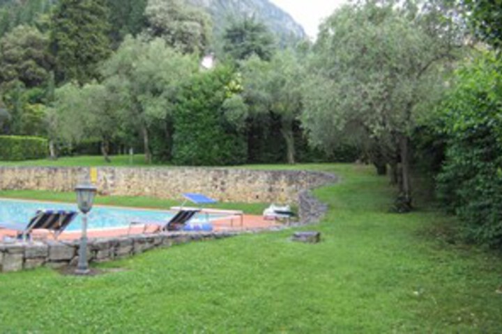 Pool 10 of 19