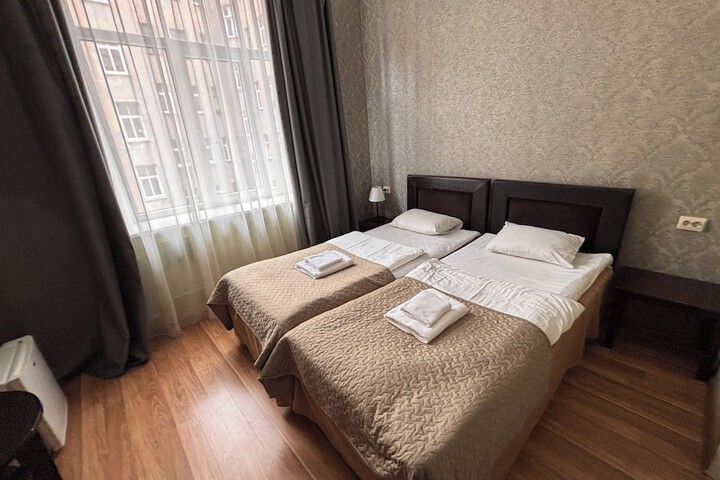 Room 131 of 272