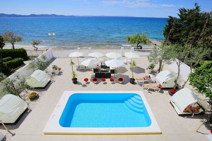 Pool 48 of 74