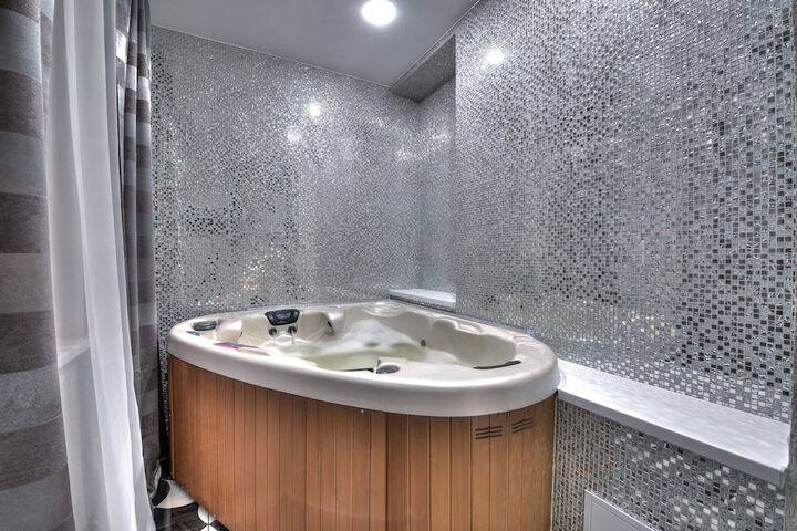 Room 15 of 26