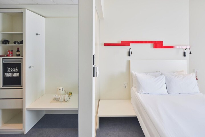 Room 17 of 81