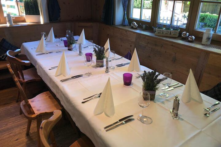 Dining 24 of 30