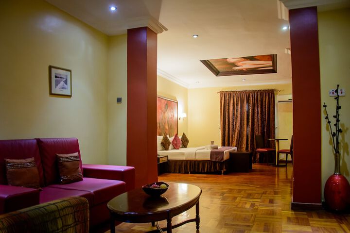 Room 5 of 14