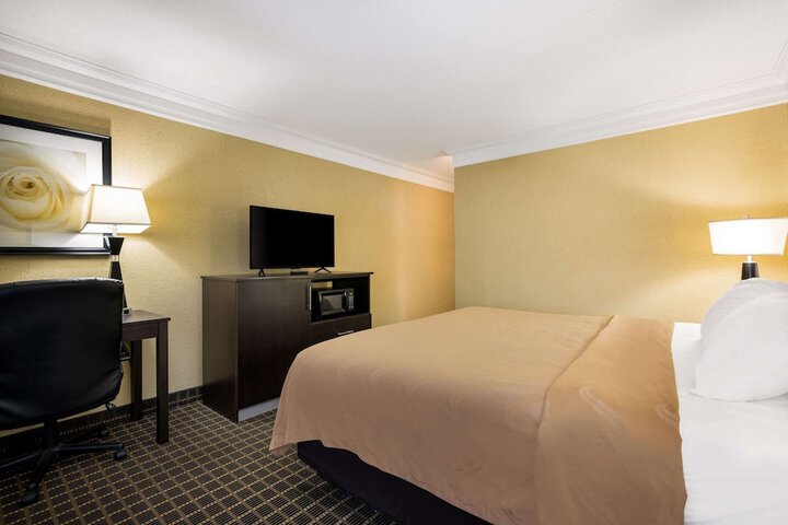 Upgrade King Bed (8 of 37)