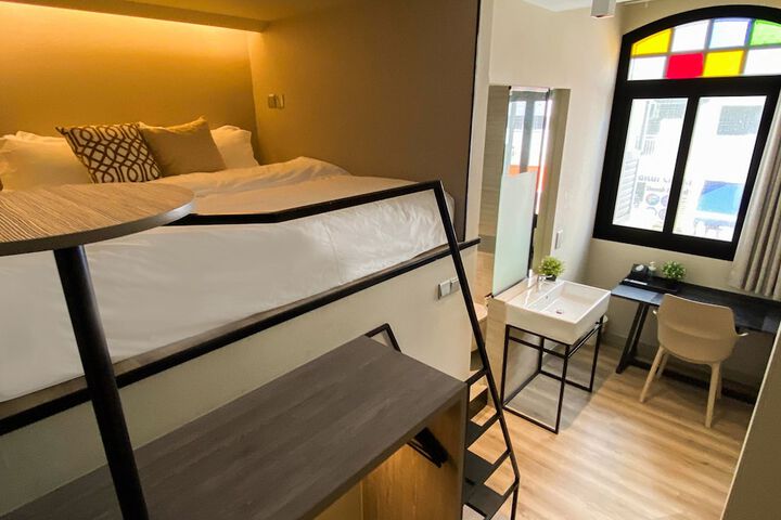 Room 46 of 85