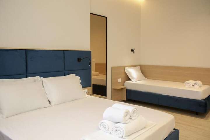 Room 77 of 109