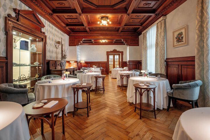 Dining 84 of 126