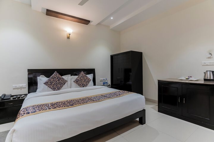 Room 5 of 35