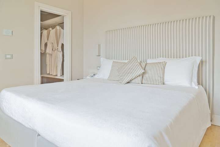 Room 10 of 79