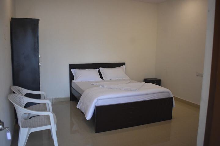 Room 4 of 40