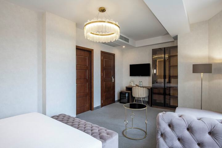 Room 7 of 51