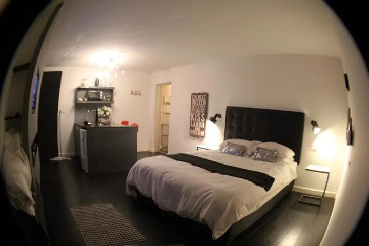 Room 2 of 15