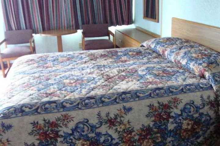 Room 2 of 4
