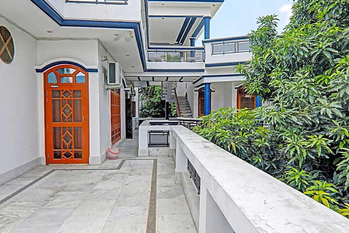 816039 Hotel Shiva Grand