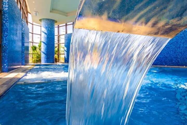 Pool 64 of 102
