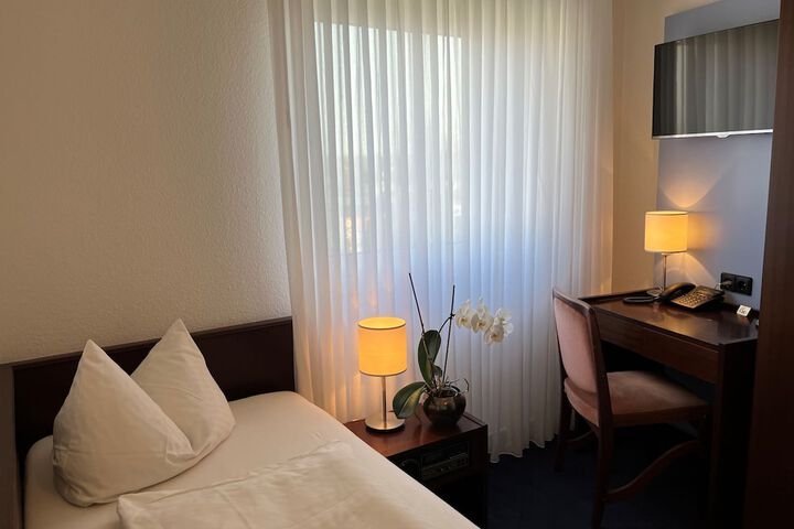 Room 10 of 23