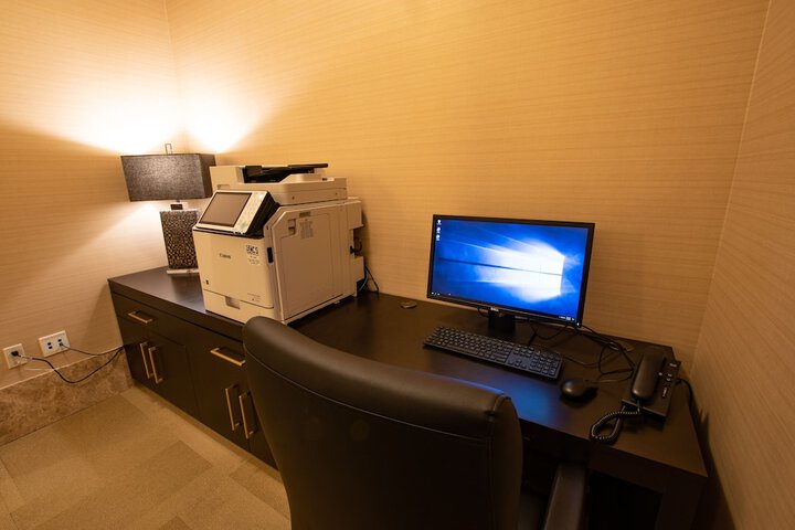 Business Center 24 of 26