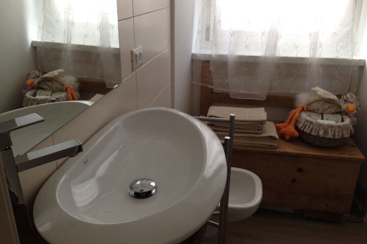 Room 12 of 21