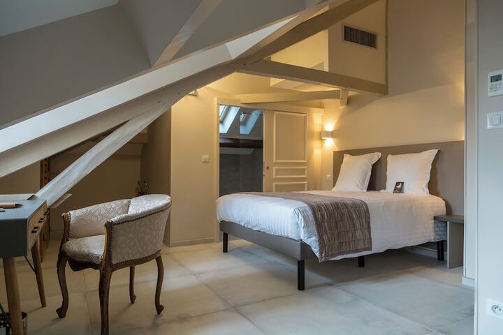 Room 5 of 28