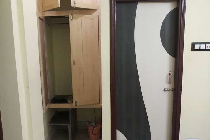 Room 12 of 17