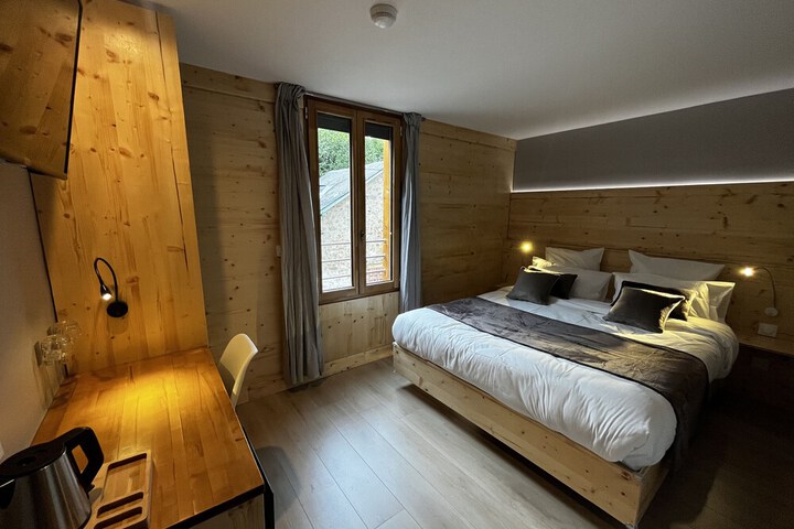 Room 10 of 50