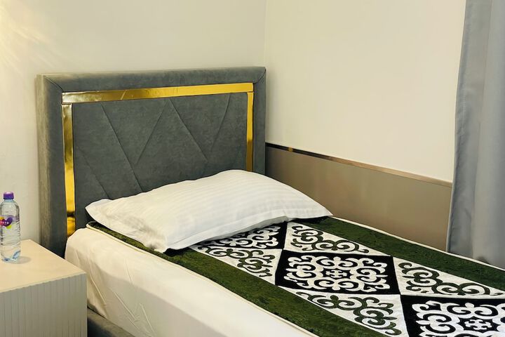 Room 33 of 127