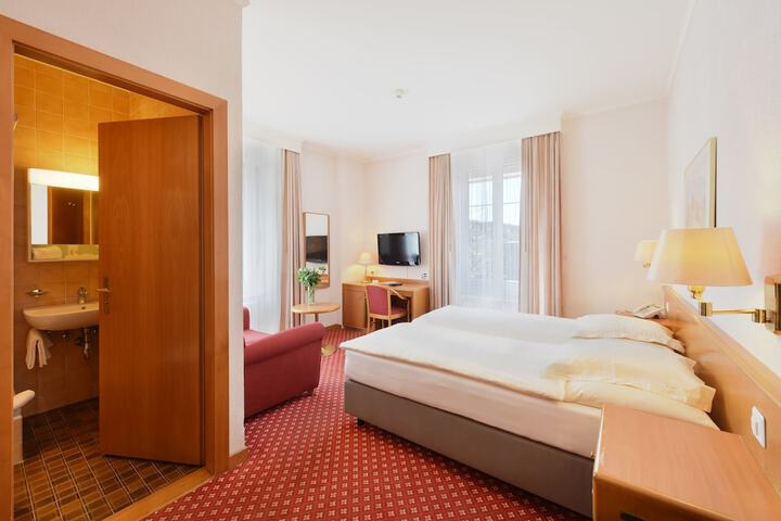 Room 22 of 65