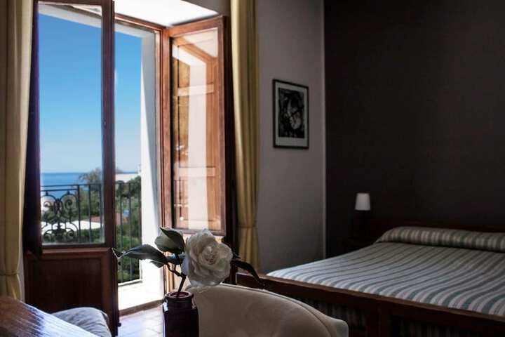 Room 6 of 21