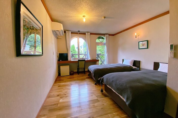 Room 4 of 38