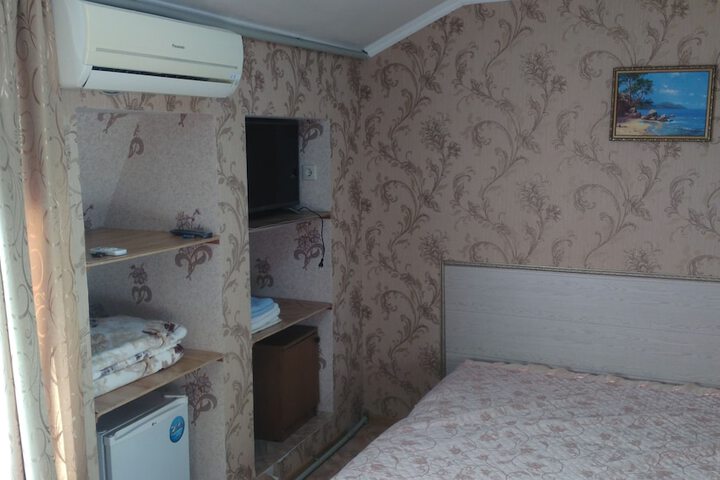Room 9 of 26
