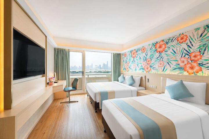 Room 35 of 63