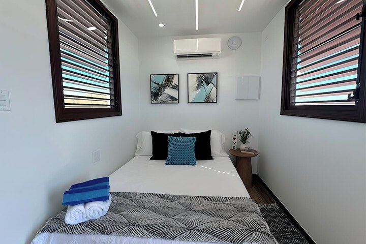 Room 5 of 15