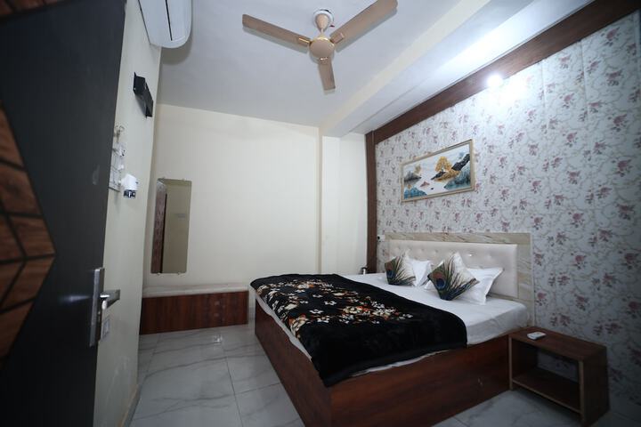 Room 8 of 39