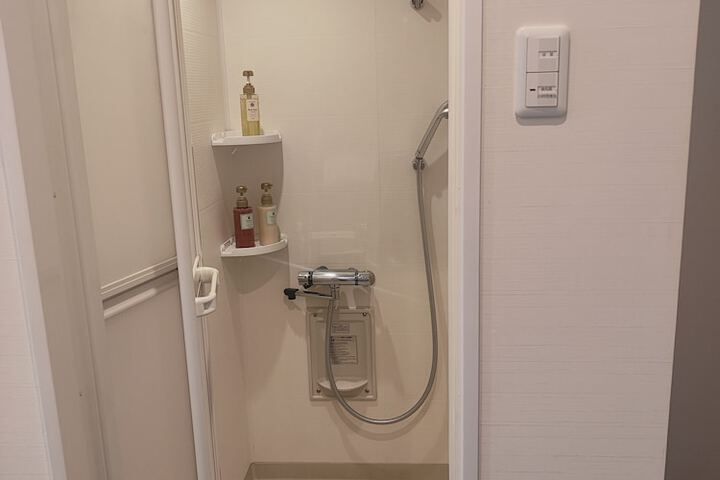 Room 28 of 51
