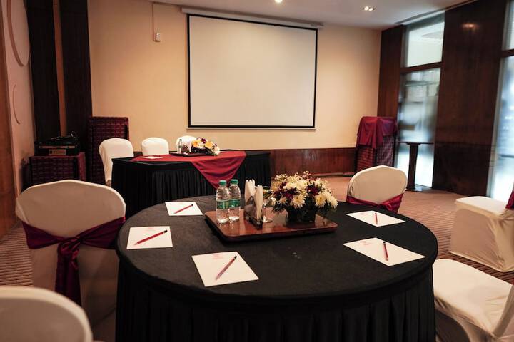Ballroom/Hall 50 of 52