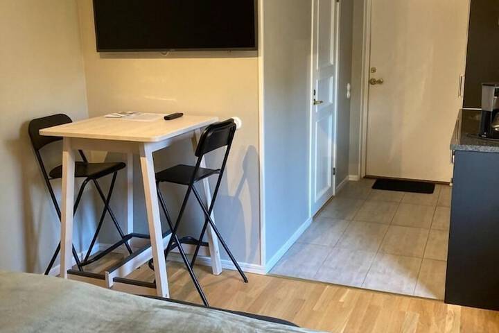 Room 27 of 64