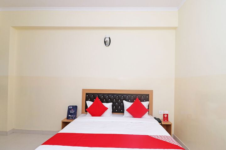 Room 11 of 25