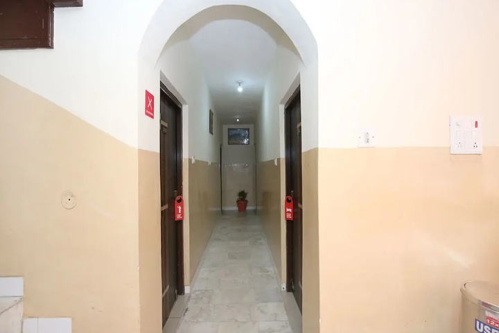 Room 10 of 17