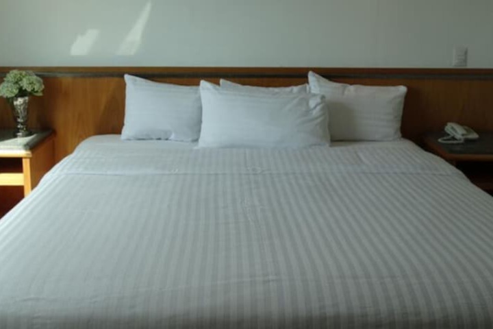 Room 7 of 14