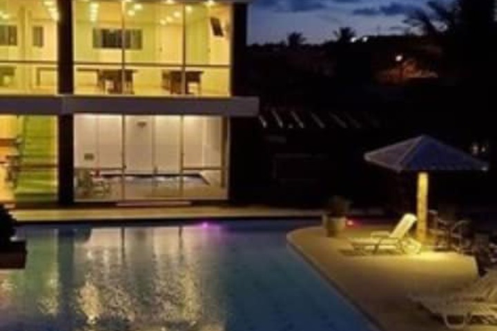Hotel with Pool