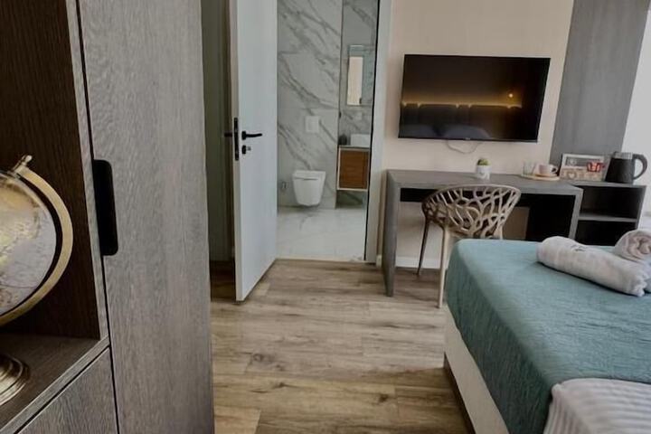 Room 27 of 57