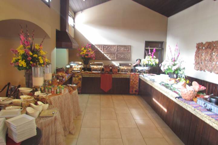 Breakfast area
