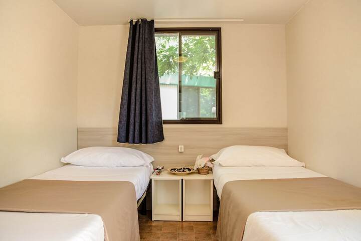 Room 34 of 134
