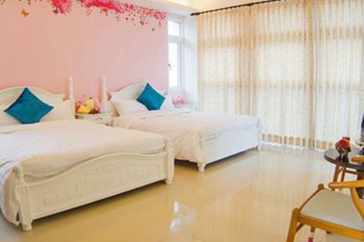 Room 12 of 24