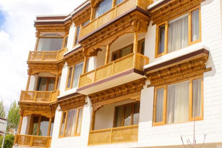 Hotel Kanishka