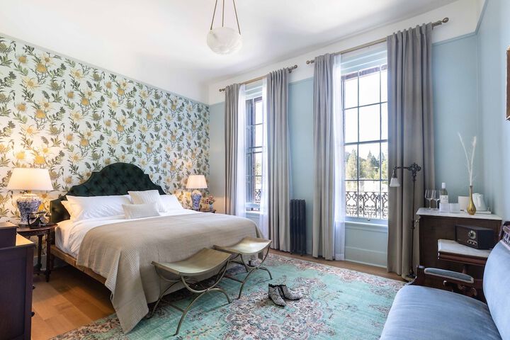 1 King Bed (5 of 13)