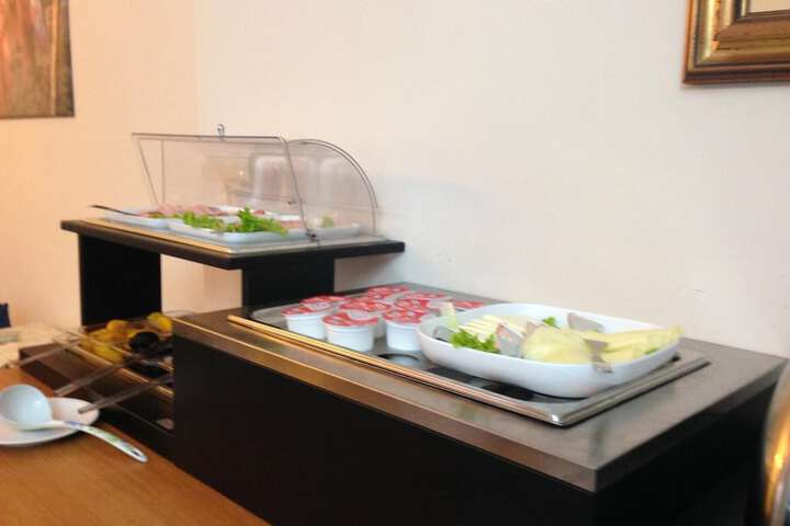 Dining 48 of 61