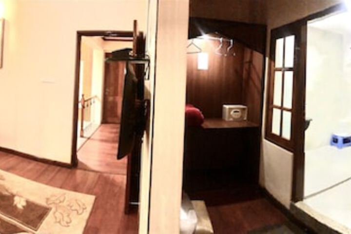 Room 20 of 42