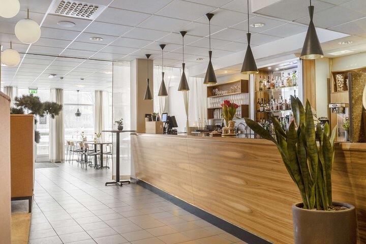 Guest Lobby